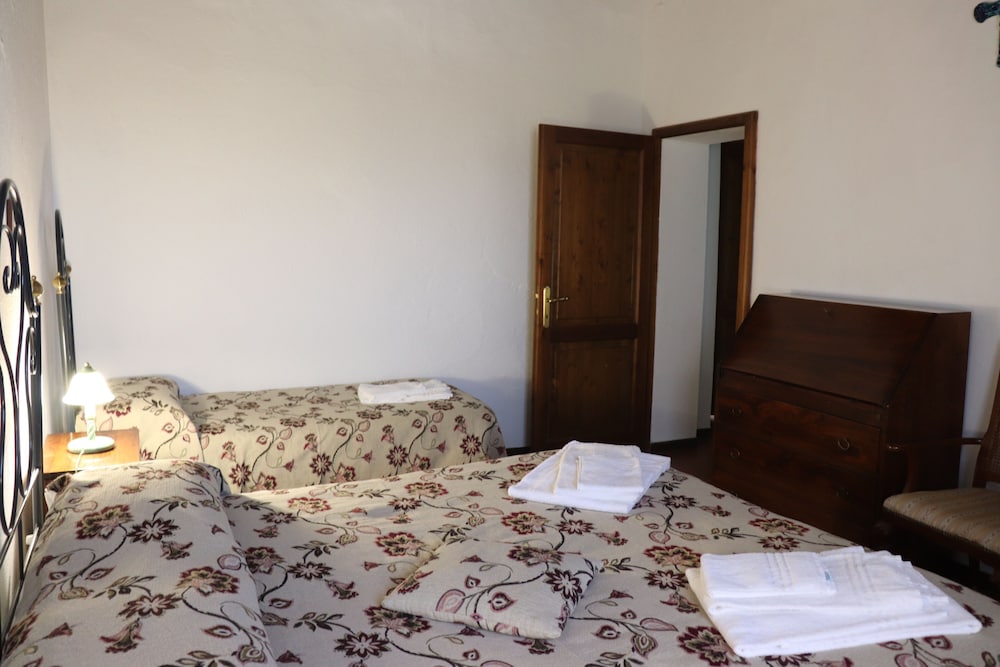 Family Apartment, 2 Bedrooms, Fireplace, Valley View photo 3