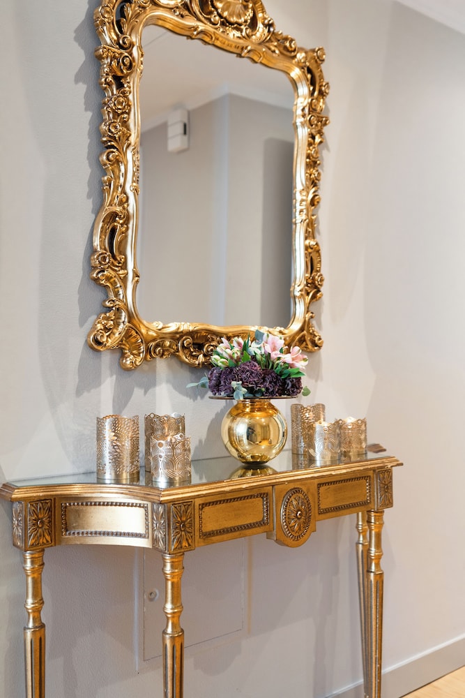 Suite - Photo 10