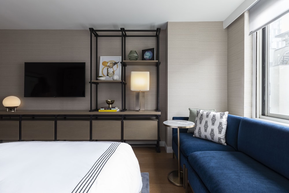 Room, 1 King Bed, Park View (High Floor Lounge)