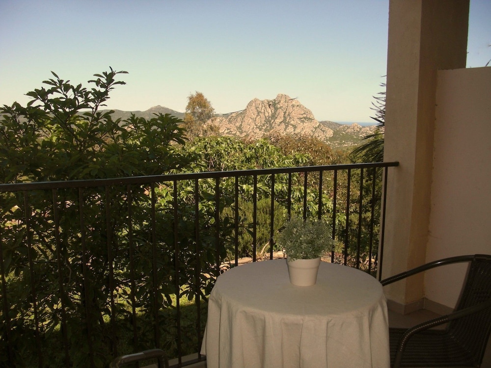 Standard Triple Room, Terrace, Valley View photo 3