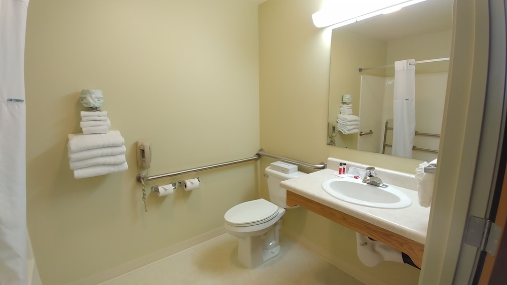 Room, 2 Queen Beds, Accessible, Non Smoking (Mobility Accessible) - Photo 12