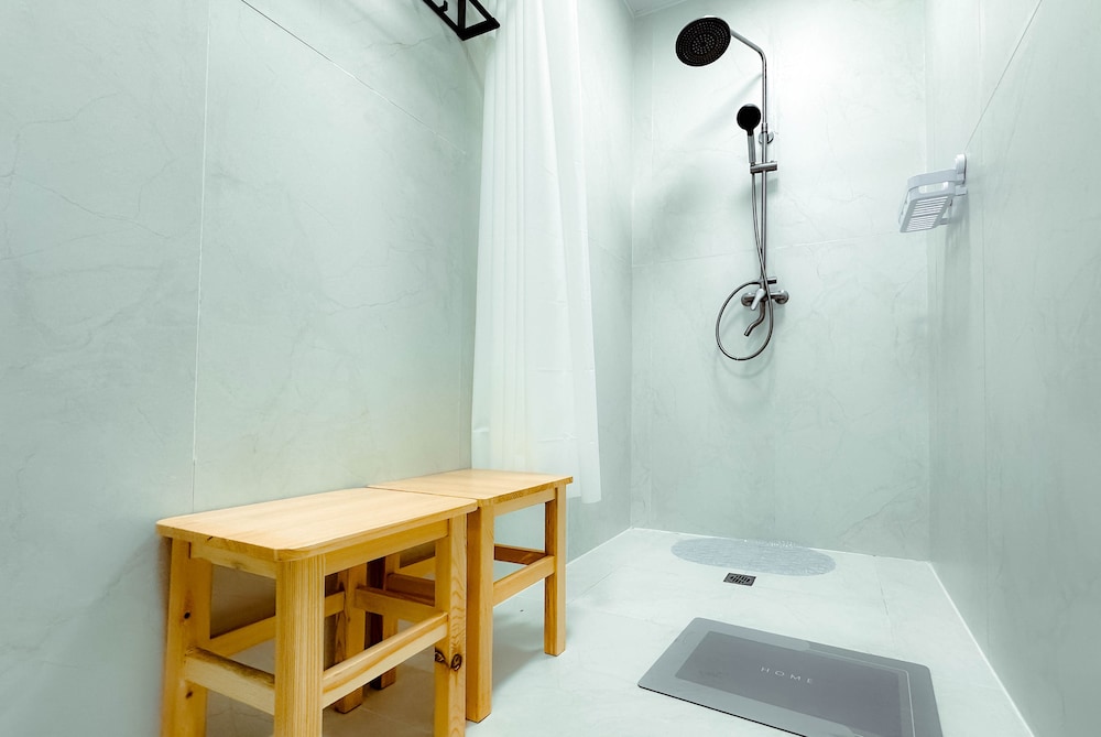 Basic Shared Dormitory, Courtyard View photo 2
