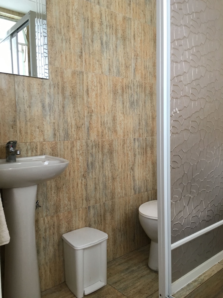 Superior Triple Room, 1 Bedroom, City View photo 3