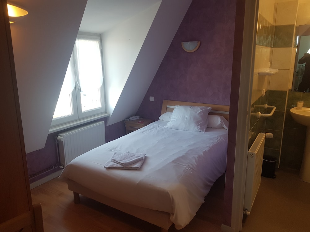 Single Room, Mountain View