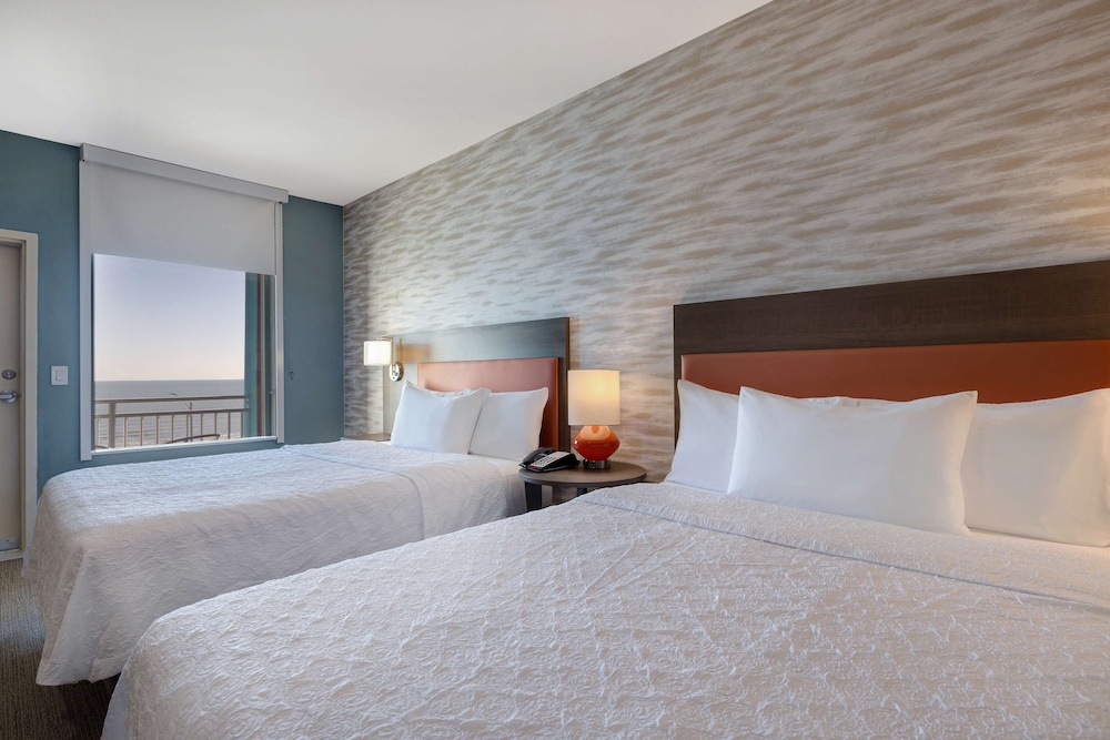 Studio, 2 Queen Beds, Accessible, Balcony