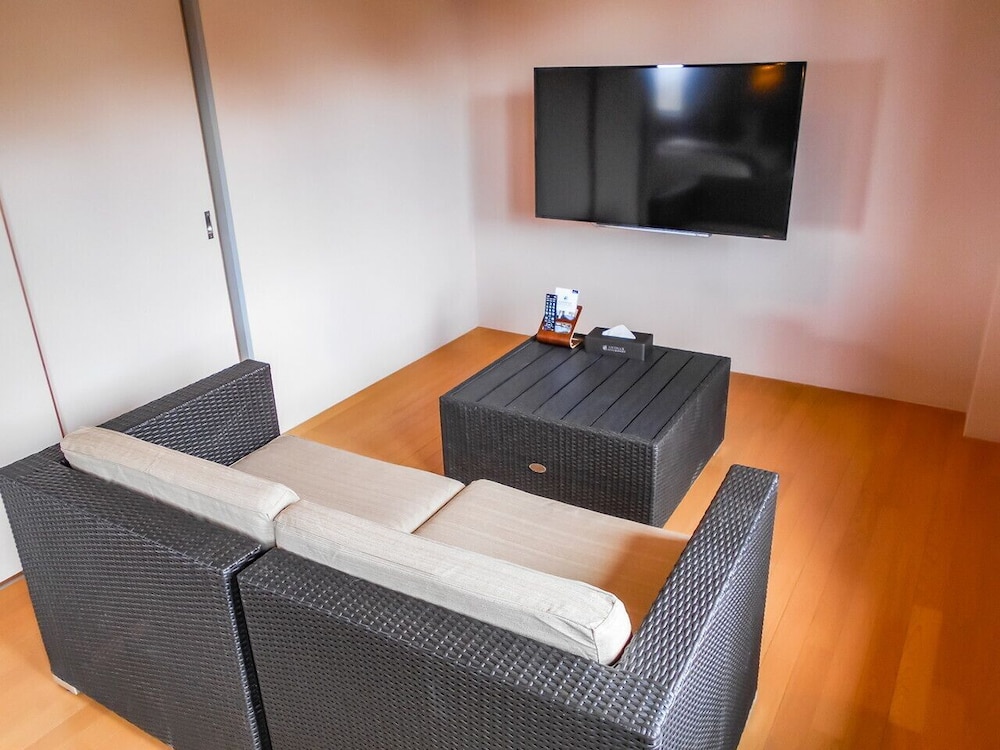 Deluxe Twin Room, 2 Bedrooms photo 2