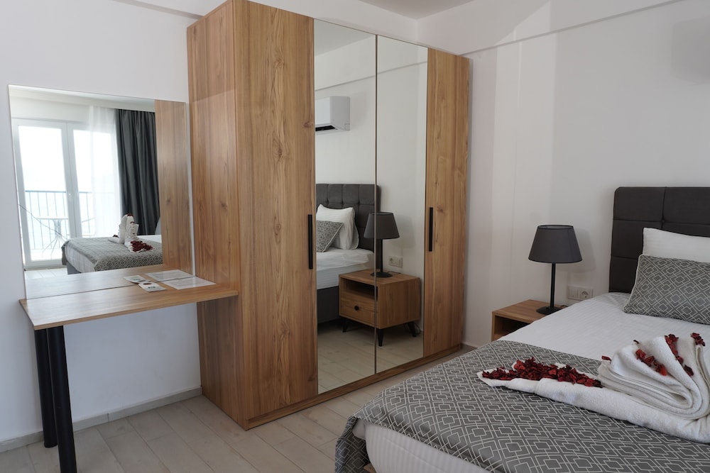 Deluxe Double Room - Photo 20