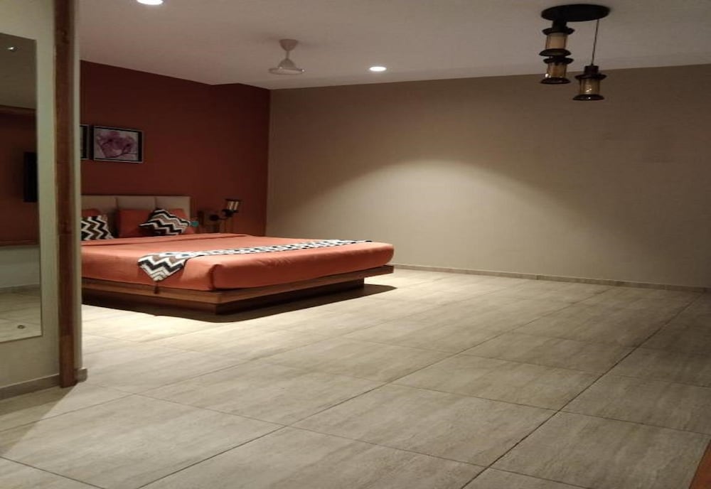 Executive Room - Photo 9