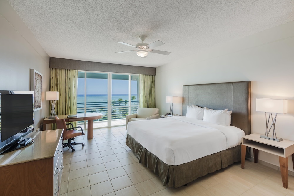 Ocean Tower Suite with Parlor 1 King or 2 Doubles