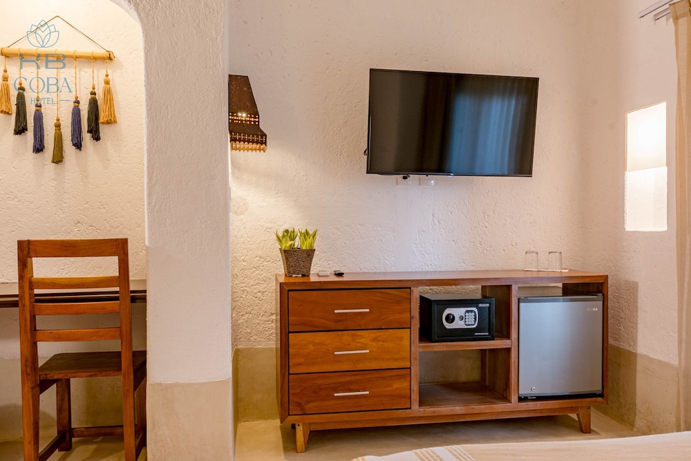 Family Room - Photo 6