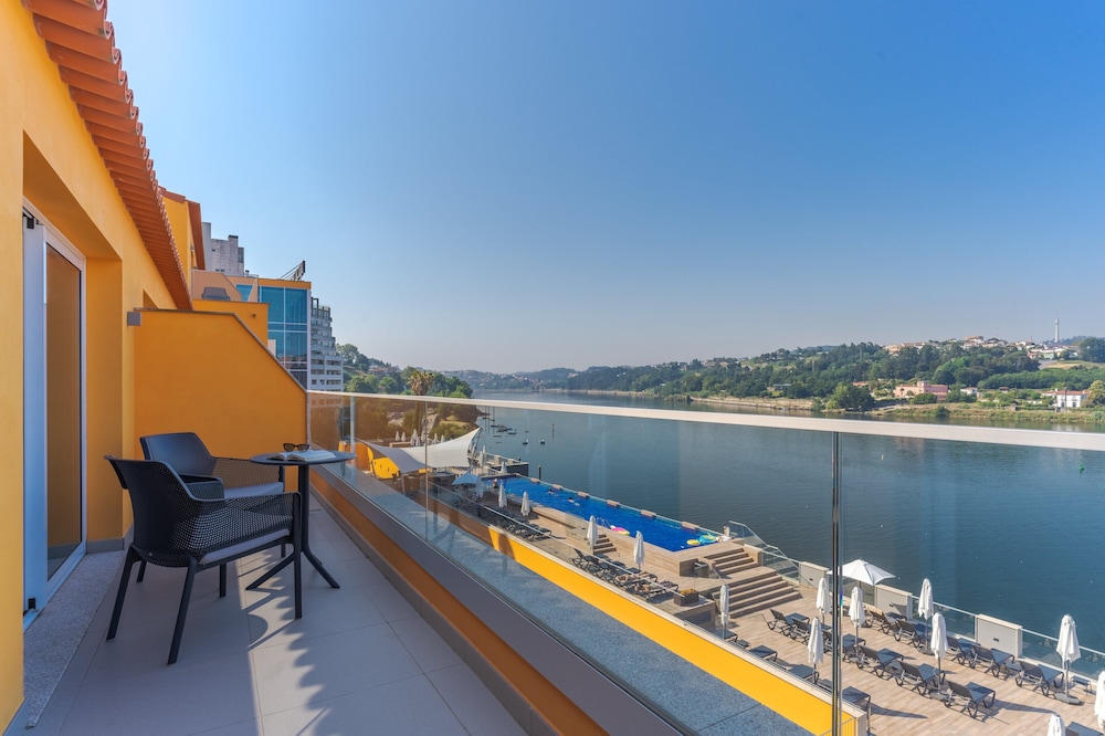 Deluxe Room, River View - Photo 7