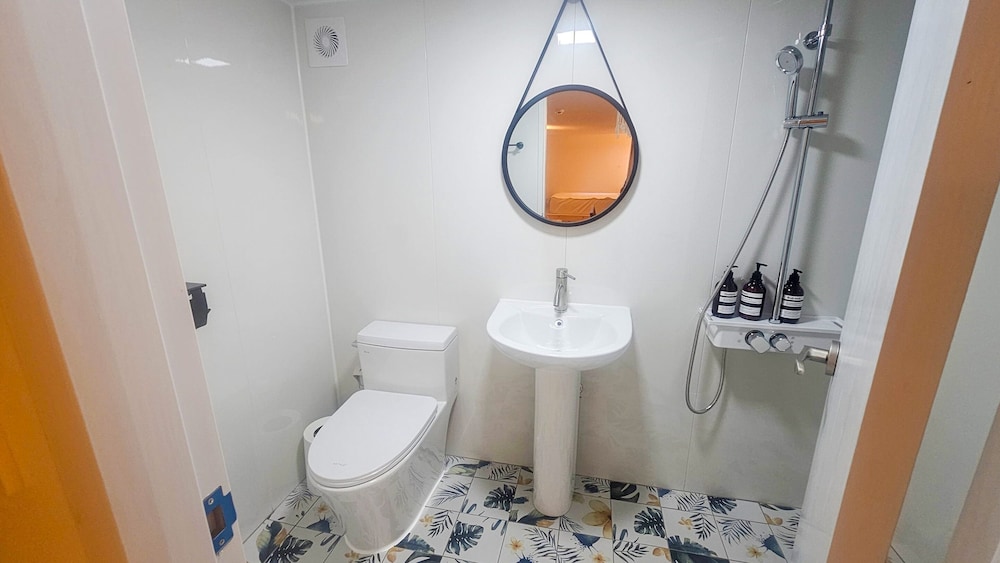 Basic Room, 1 Bedroom (Stay Eden 7 (Caravan)) - Photo 4