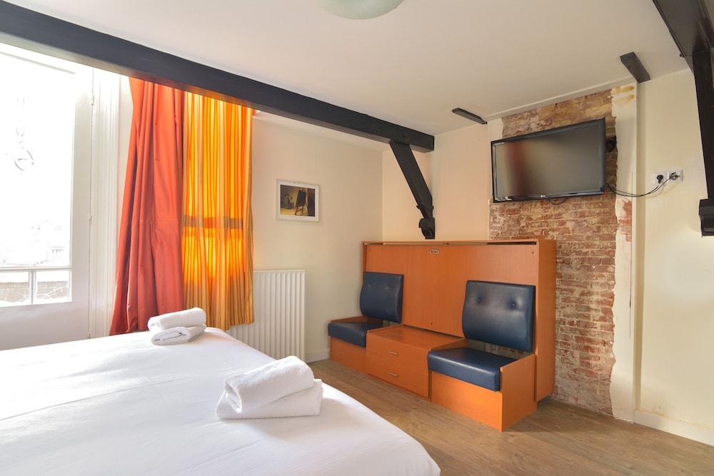 Basic Triple Room photo 3