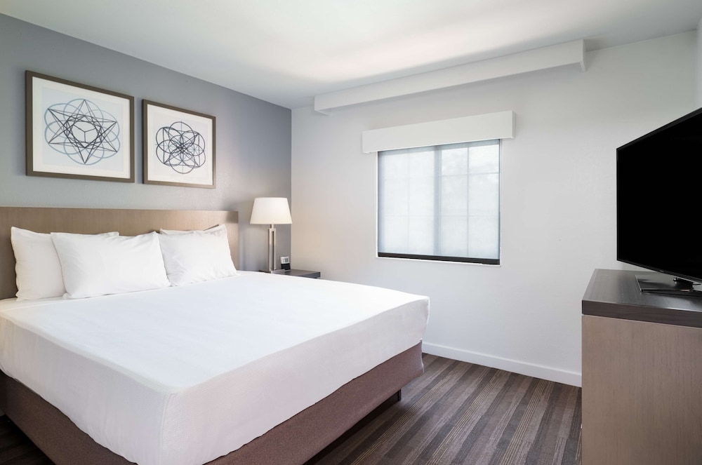 Suite, 2 Bedrooms (Trio Suite plus Sofa bed) - Photo 4