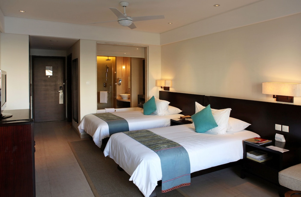 Grand Seaview Twin Beds Non Smoking Room