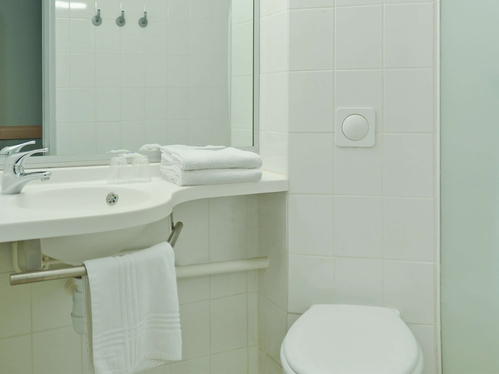 Triple Room, Multiple Beds photo 3
