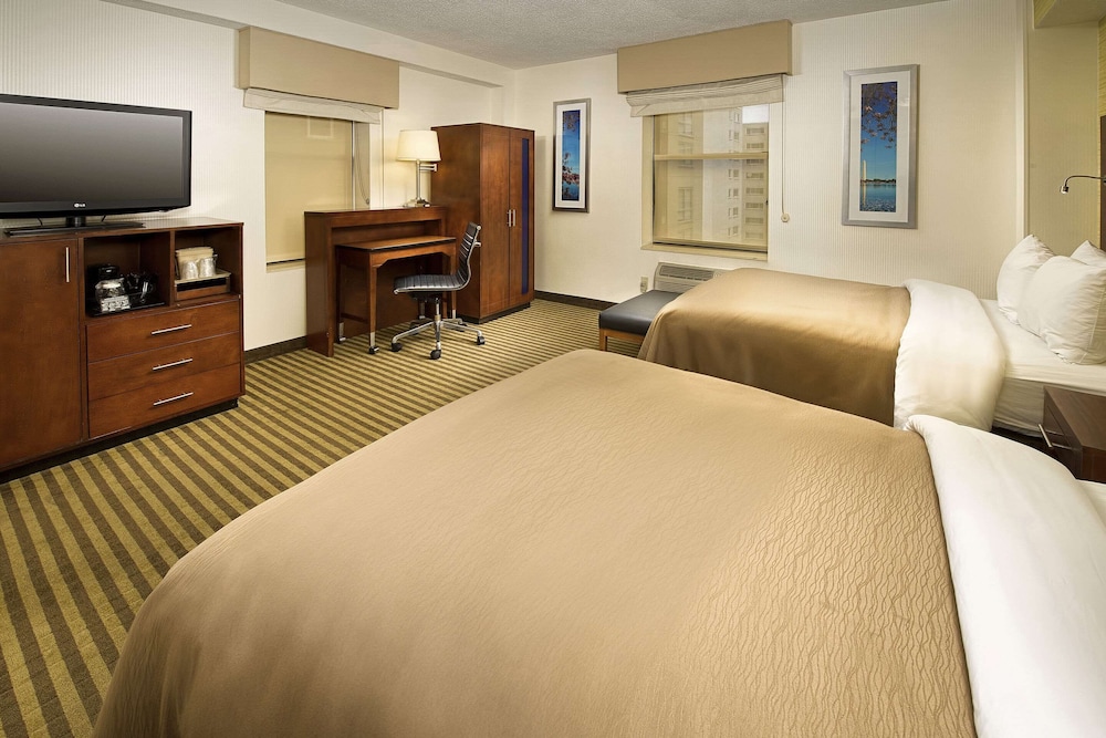Standard Double Room, 2 Double Beds, Non Smoking - Photo 1