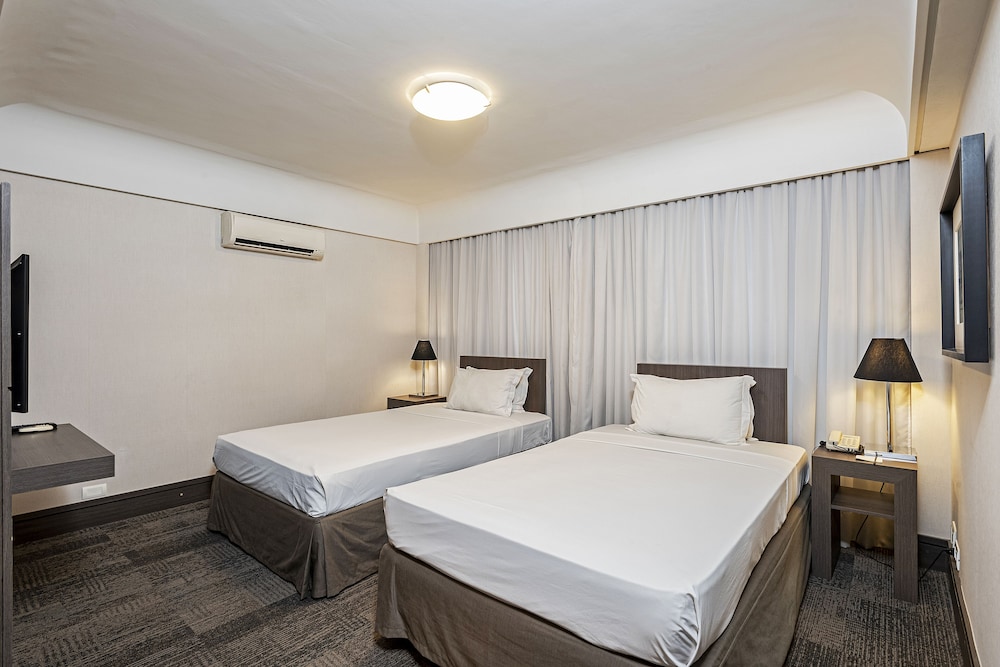 Family Quadruple Room - Photo 1
