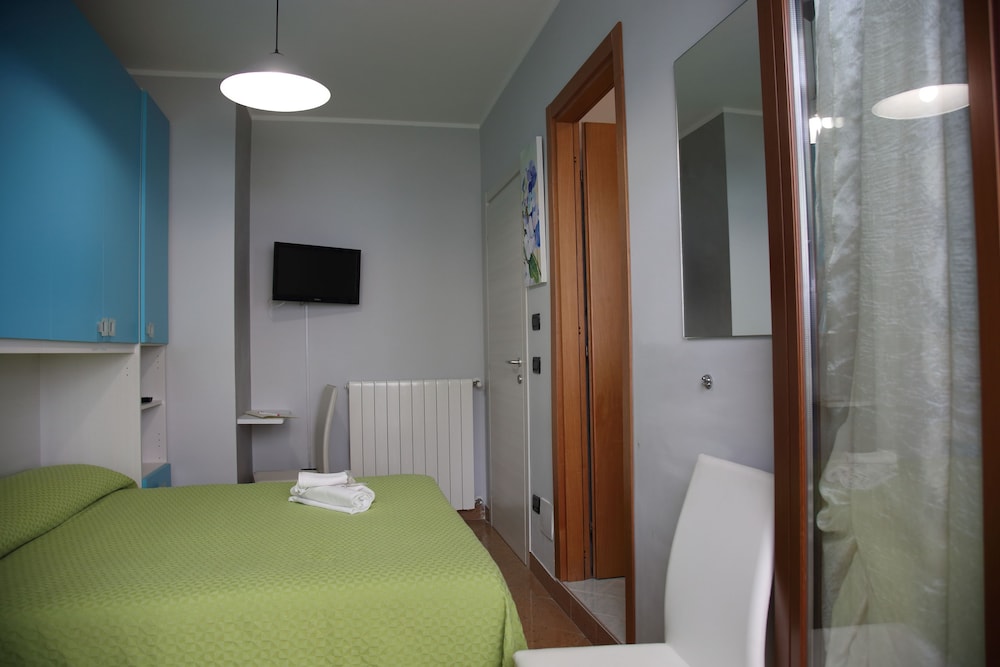 Basic Single Room, Balcony (Ortensia) photo 1