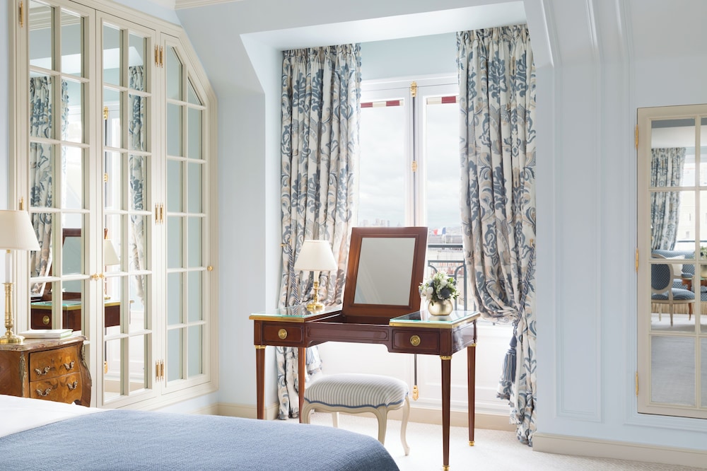 Junior Suite with Balcony photo 2