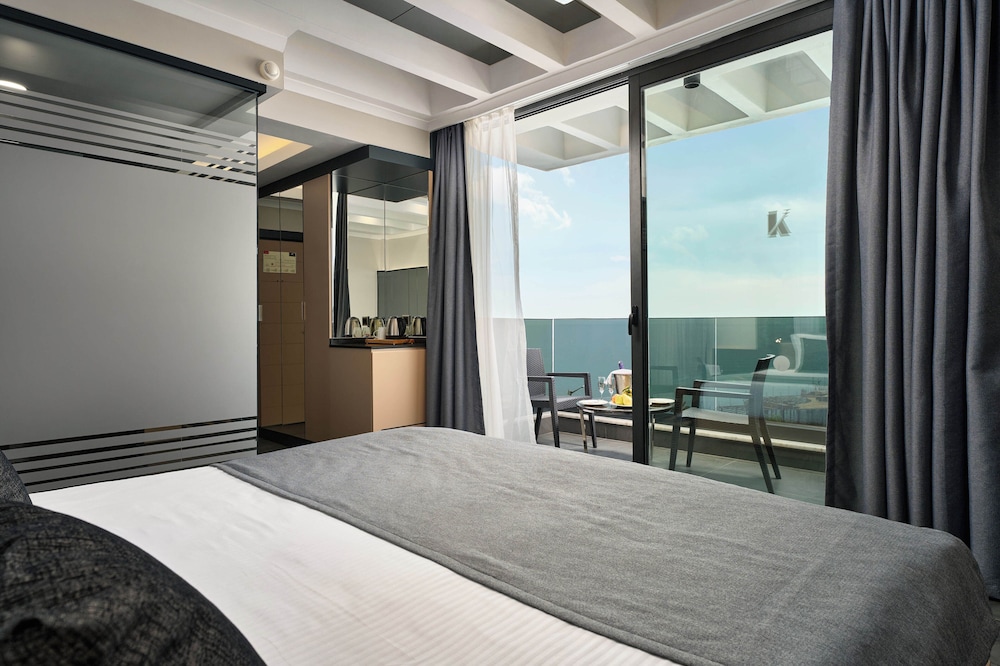 Honeymoon Room photo 3