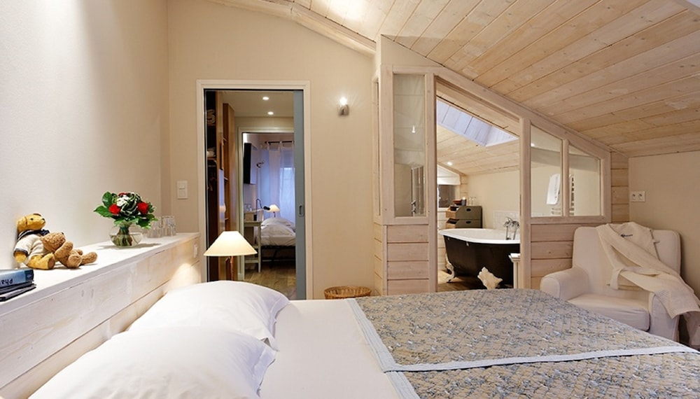 Family Suite, 2 Bedrooms - Photo 2