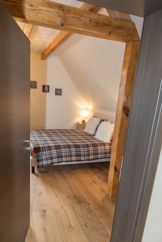 Standard Double Room, Accessible, Private Bathroom (Chambre Romance) photo 1