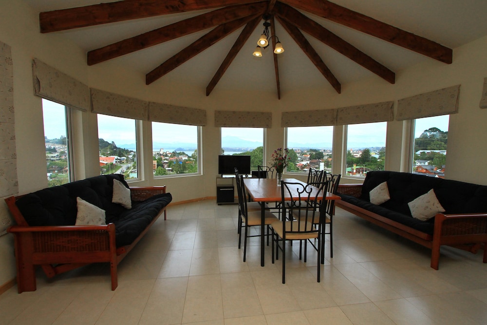 Standard Apartment, 3 Bedrooms, 2 Bathrooms photo 2
