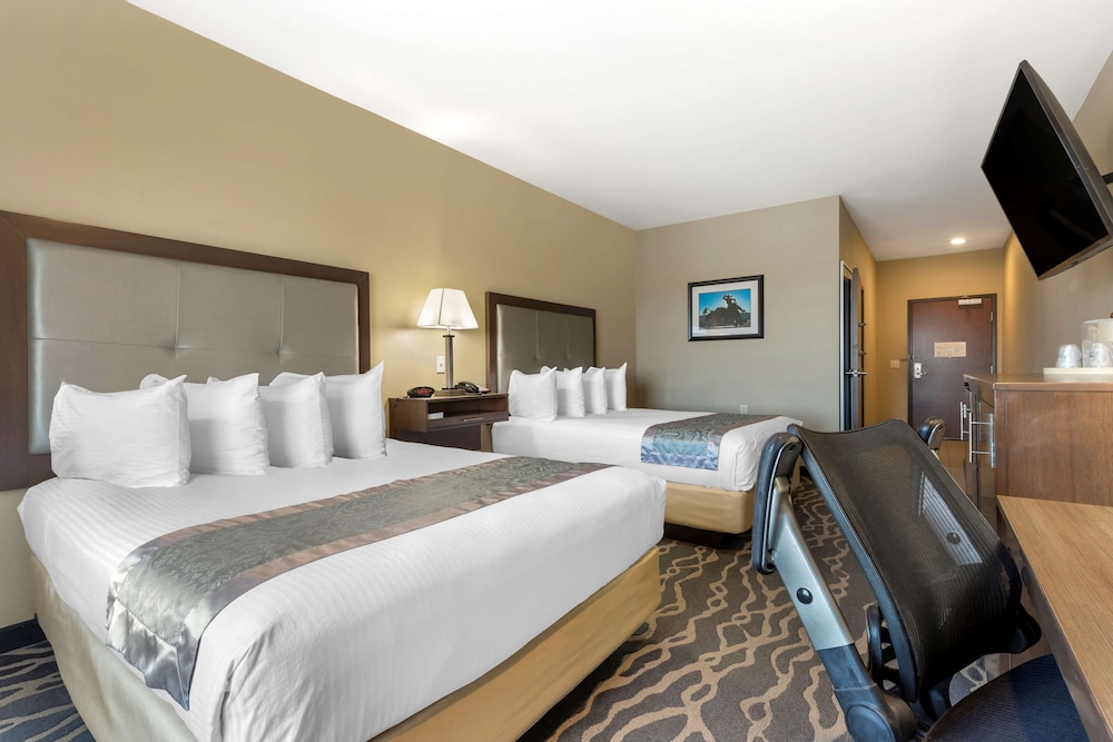 Standard Room, 2 Queen Beds, Non Smoking, Kitchenette (Pet Friendly) photo 2