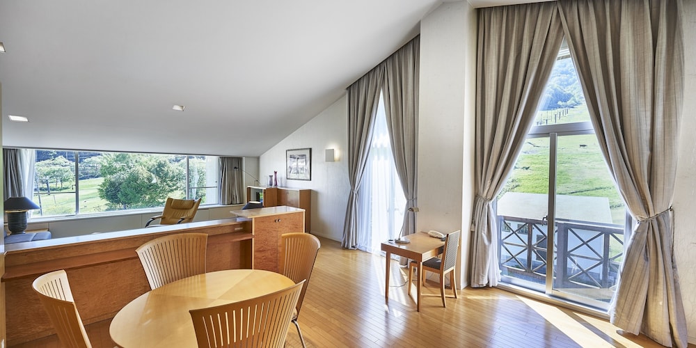 Luxury Suite photo 2