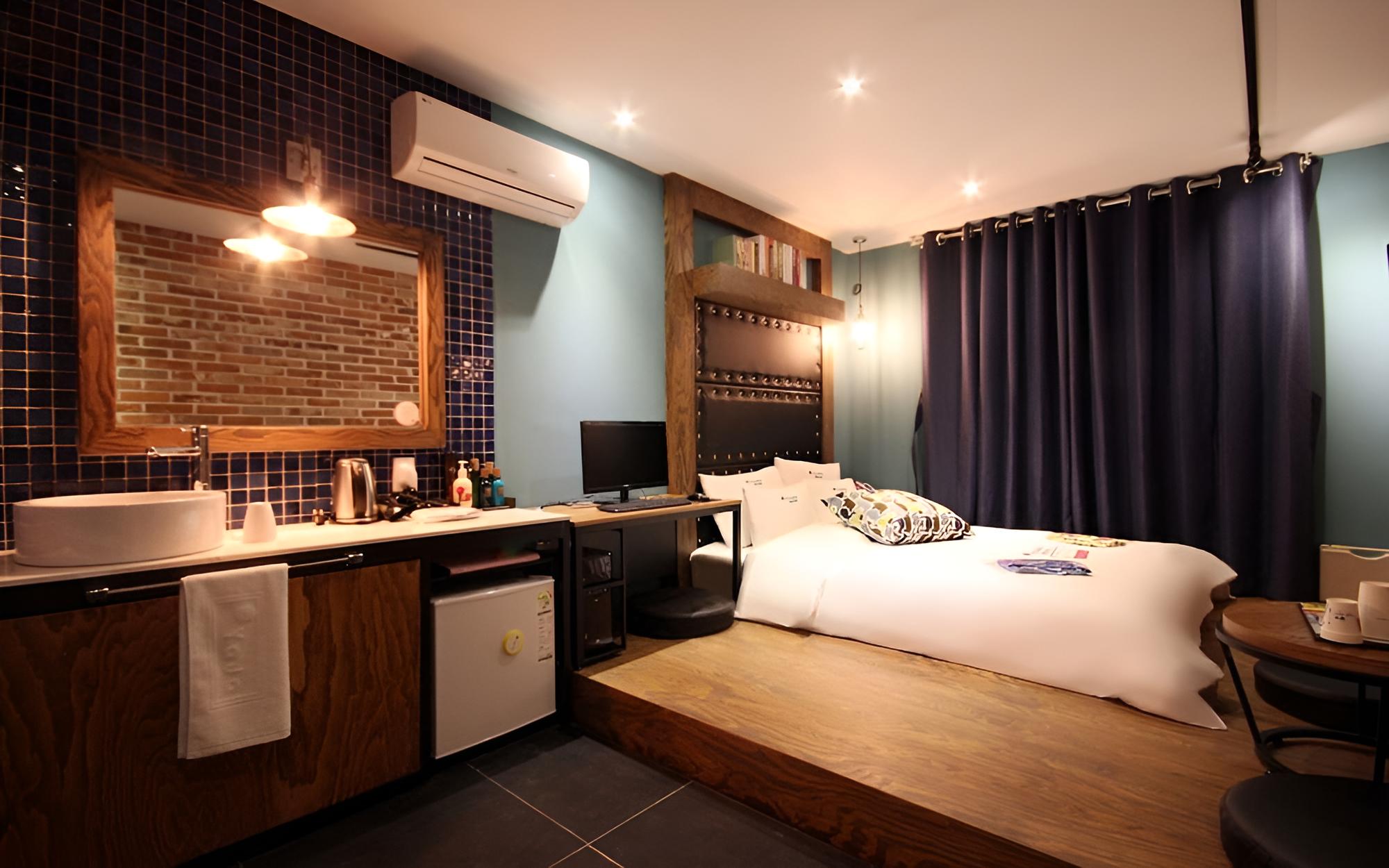 Room (Premium (Netflix YouTube air dressers) - Photo 5