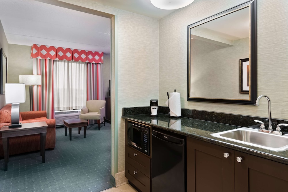 Standard Room, 1 King, Hearing Accessible - Photo 3
