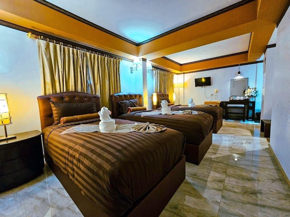 Family Room - Photo 6
