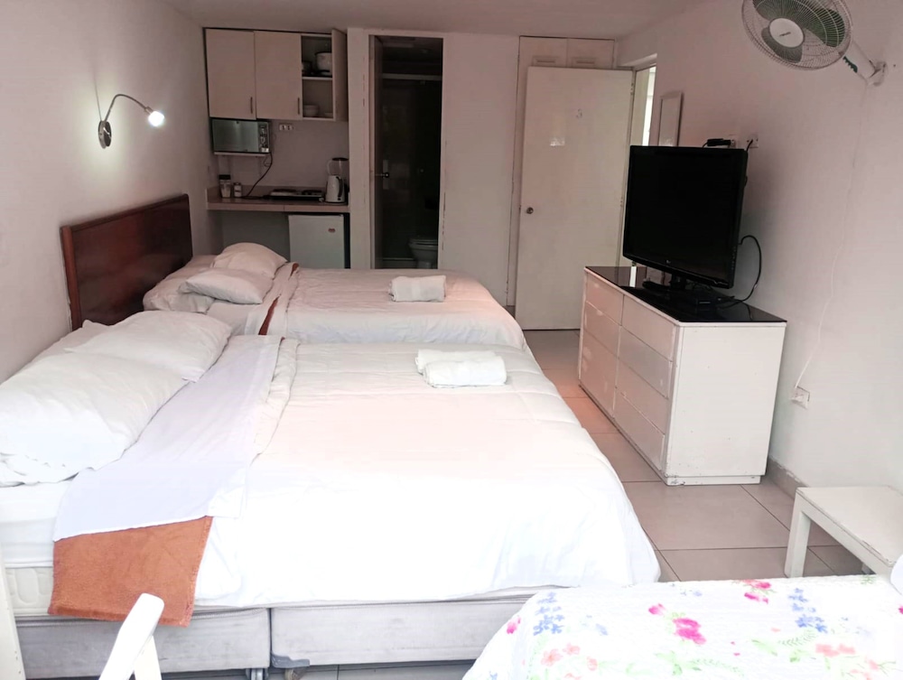 3 Executive Suite, 2 Bedrooms, Park View photo 2