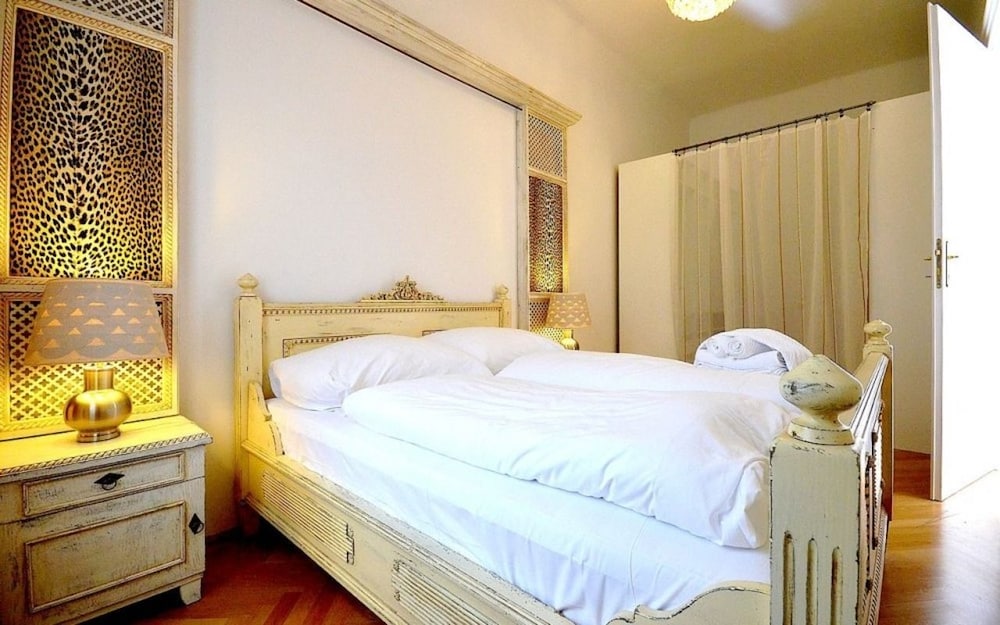 Apartment (1 Bedroom)