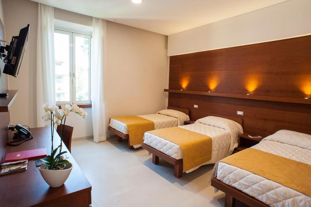 Triple Room photo 2