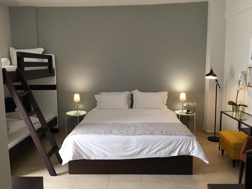 Family Quadruple Room, 1 Bedroom, Garden View, Garden Area