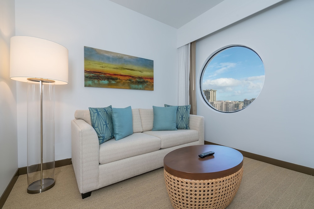 Suite, 1 King Bed with Sofa bed, City View thumbnail 5