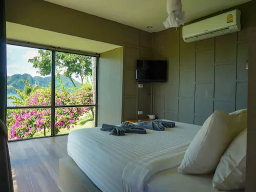 Grand Sea View