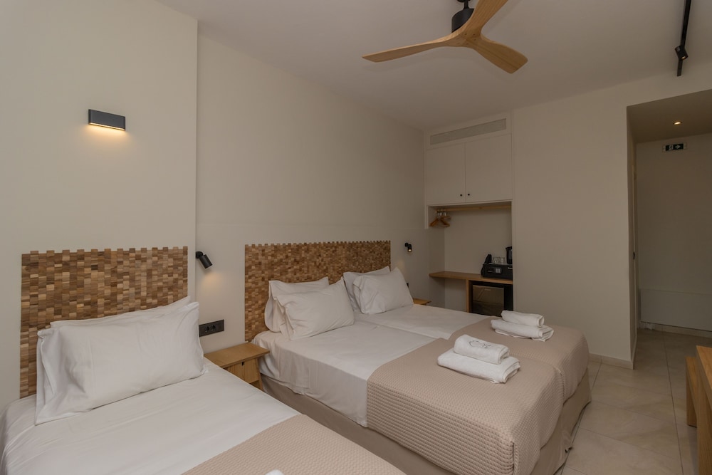 Triple Room, Partial Sea View photo 2