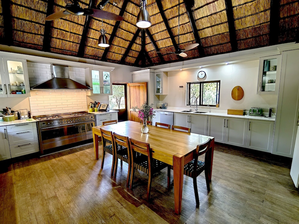 Family Villa, Multiple Beds, Air conditioning, Garden View photo 3
