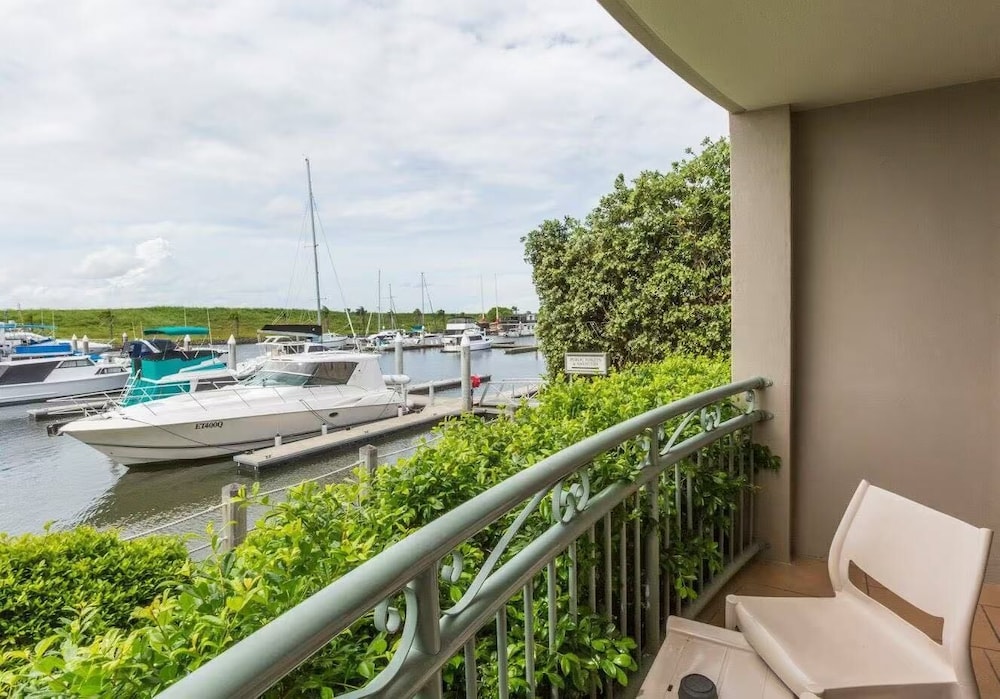 Studio Apartment 2 Queen Beds Waterfront