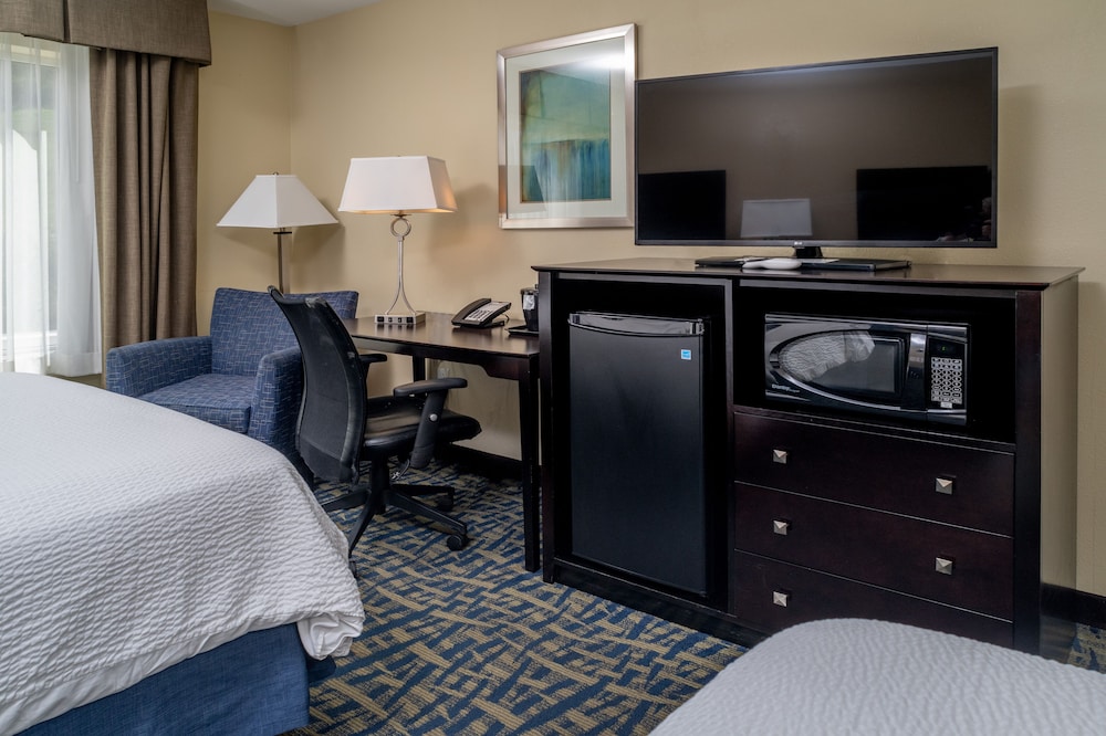 Suite, Multiple Beds (Wet Bar) photo 2