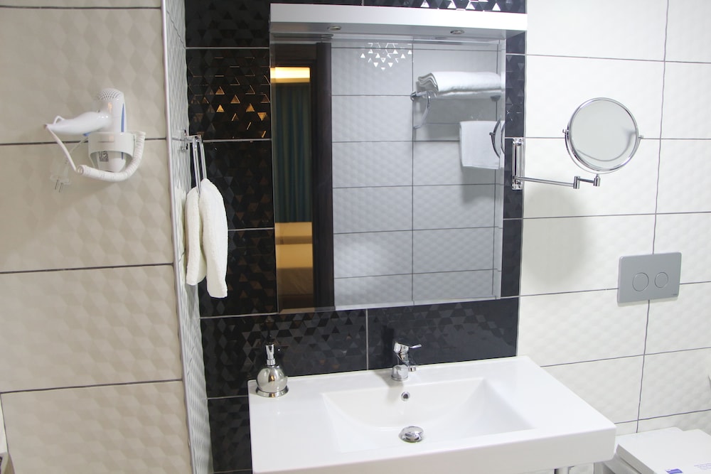 Deluxe Triple Room photo 3
