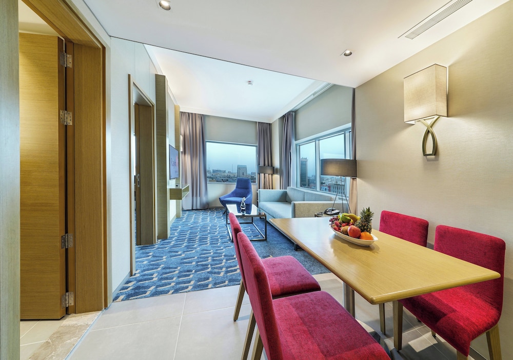Suite, 1 King Bed (One Bedroom) - Photo 2