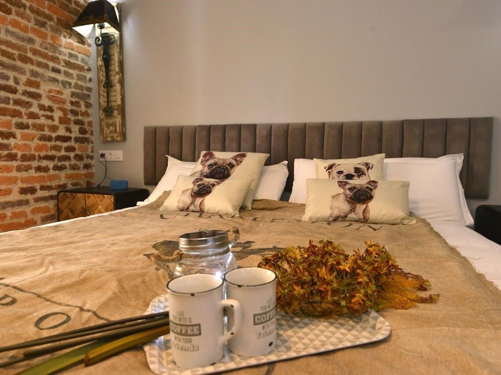 Superior Triple Room, Private Bathroom, City View (balcón MP) photo 2