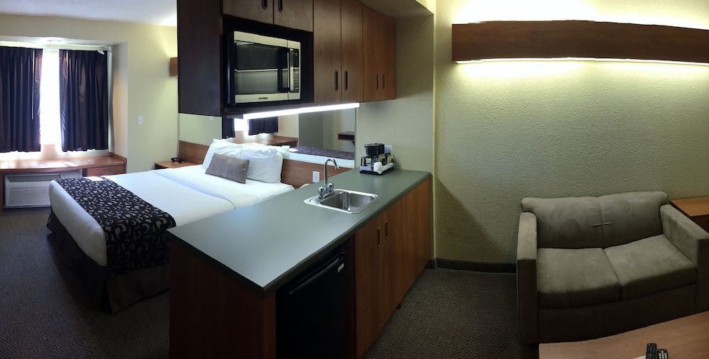 Studio Suite, 1 Queen Bed, Non Smoking - Photo 4