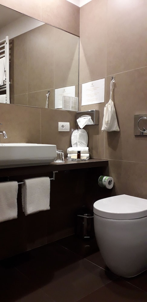 Standard Double Room - Photo 6