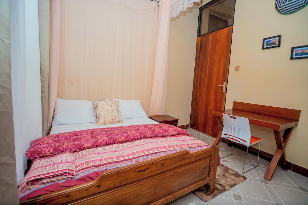 Classic Double or Twin Room, Non Smoking, Housekeeping