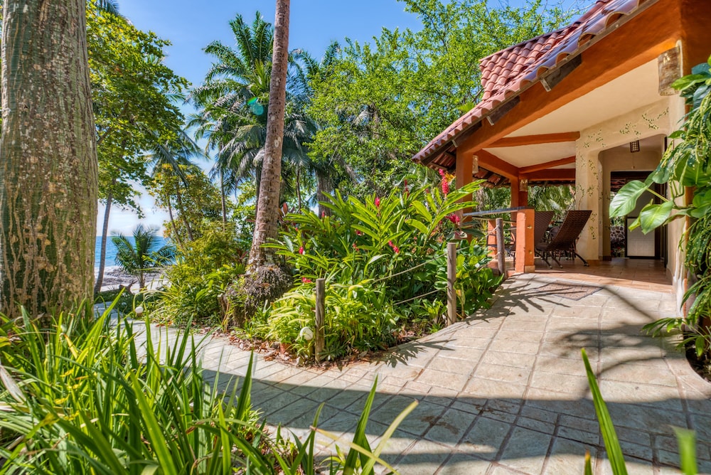Bungalow, 1 King Bed, Ocean View, Beachfront photo 3